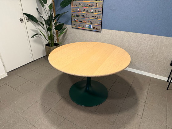 Artifort | Clarion | Tavolo da pranzo 120 cm | 1 pezzo – Tavoli da pranzo, Metallo, Legno (photo 2 of 9)