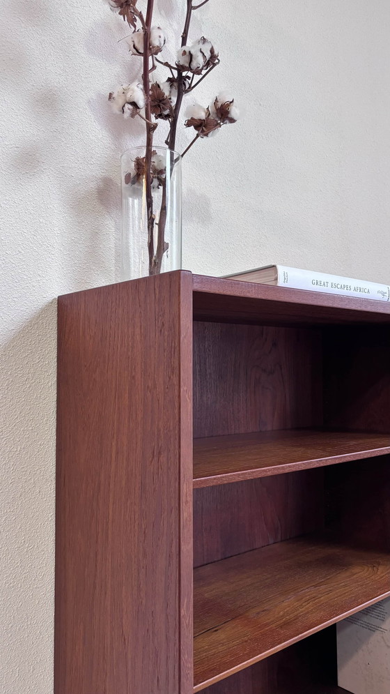 Image 1 of Vintage Bookcase Hundevad In Teak