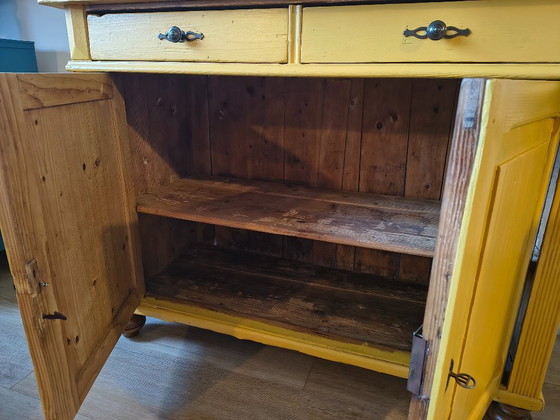 Credenza Giallo Ocra Caratteristica / Mobile Vintage – Credenze, Brass, Wood (photo 9 of 10)