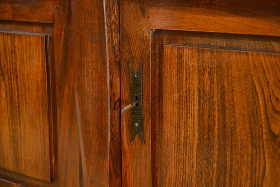 Credenza brutalista in olmo di Aranjou anni '50 – Armadi contenitori, Legno, Metallo (photo 7 of 12)