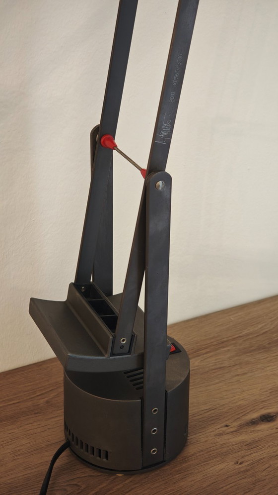 Artemide Tizio Titanium Limited Edition Lamp – Desk lamps, Plastic, Aluminium (photo 10 of 13)