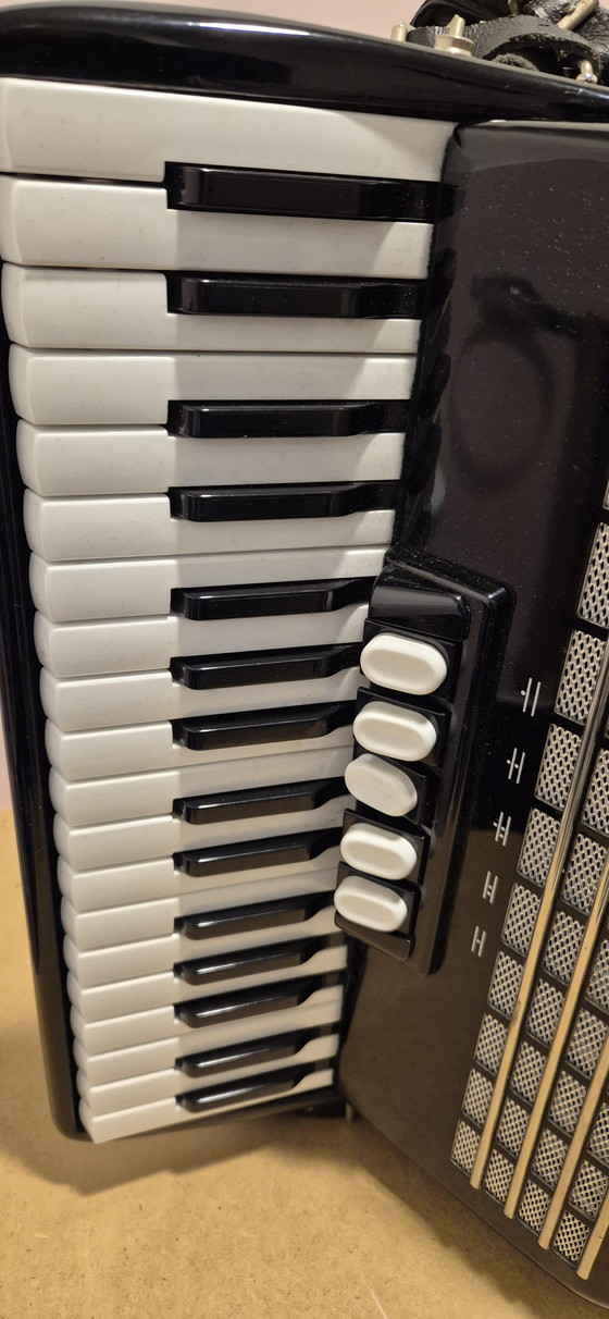 Image 1 of Fisarmonica Walther Pirat 72