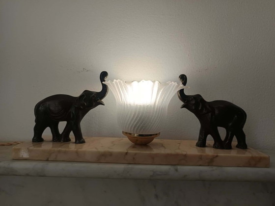 Art Deco nachtlampje met bronzen en marmeren olifanten – Tafellampen (photo 7 of 8)