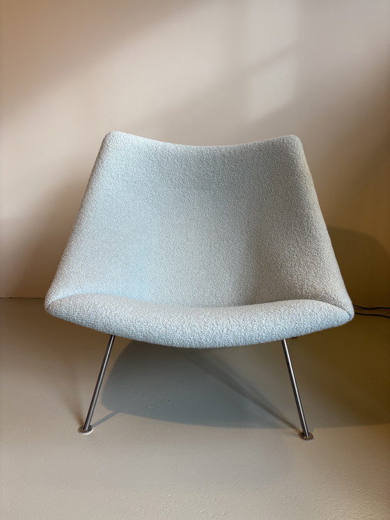 Image 1 of Artifort F157 Oyster nieuw gestoffeerd 