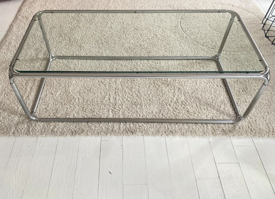 Image 1 of Table basse en métal chromé et verre 
