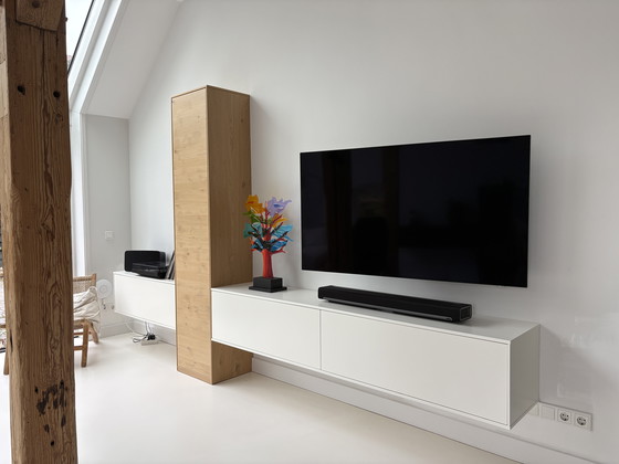 Image 1 of Armoire murale de rangement pour intérieur contemporain