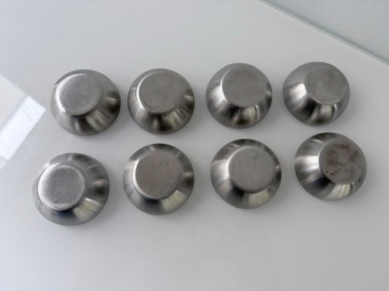 Set of 8 Stainless Steel Egg Cups – Minimalist Design – Table accessories, rvs (photo 10 of 10)