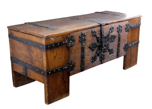 Stollentruhe del XVI secolo