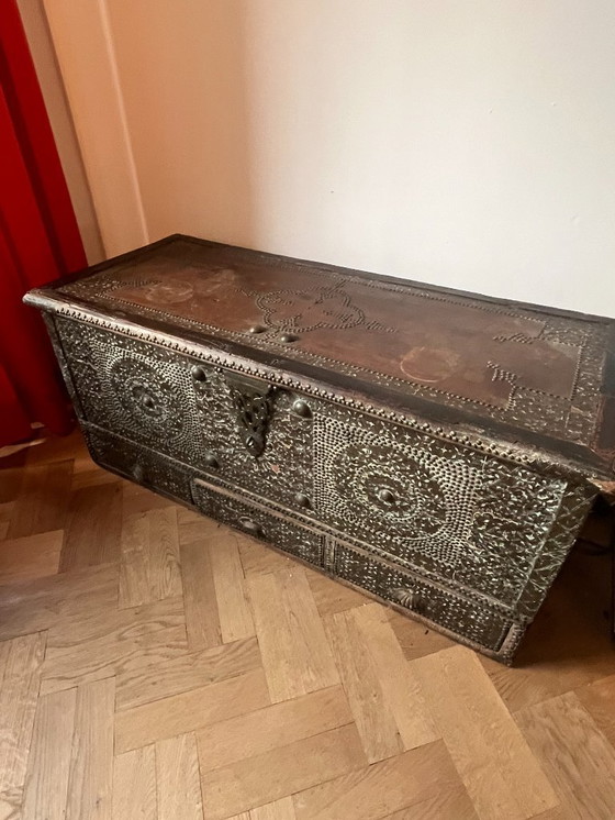 Image 1 of Ensemble unique de 3 coffres à couvertures arabes - fait à la main - vers 1950