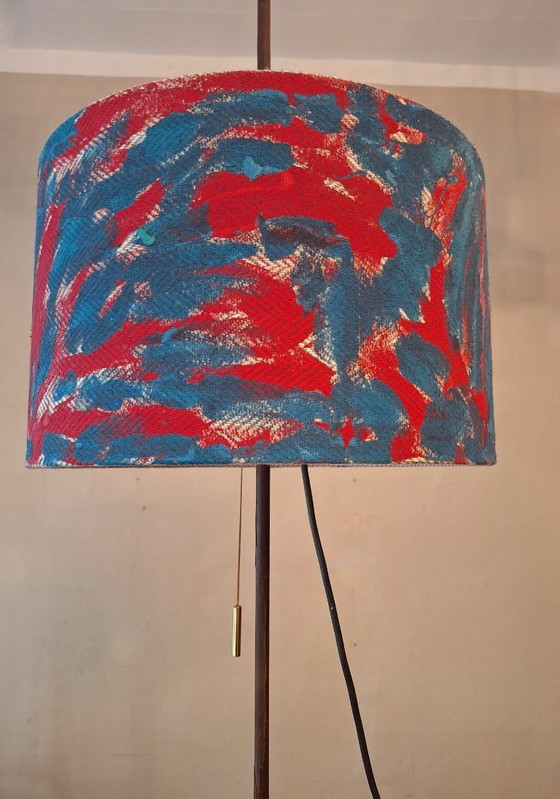 Image 1 of Lampadaire réglable danois en teck avec base tripode en laiton, années 1960