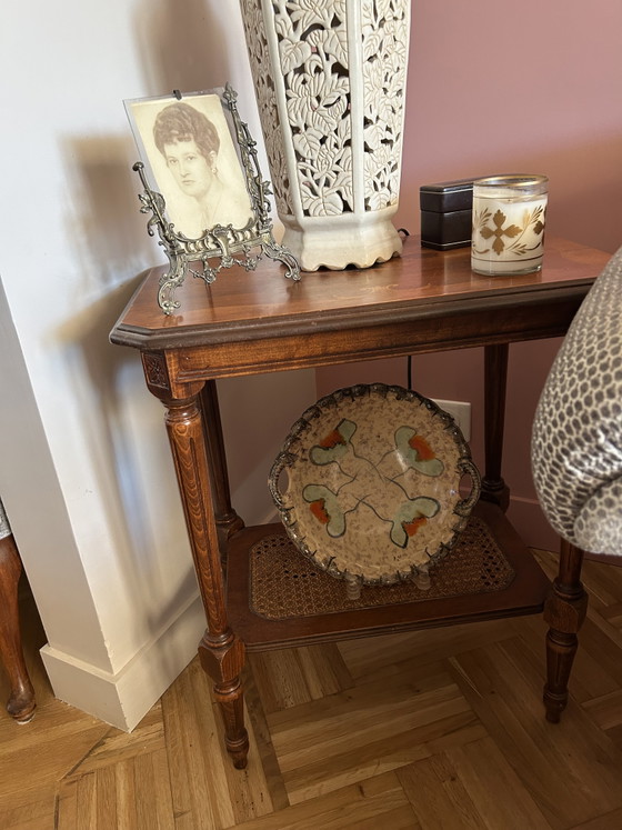 Image 1 of Napoleon III. Sockeltisch mit floraler Intarsienarbeit und Flechtwerk.