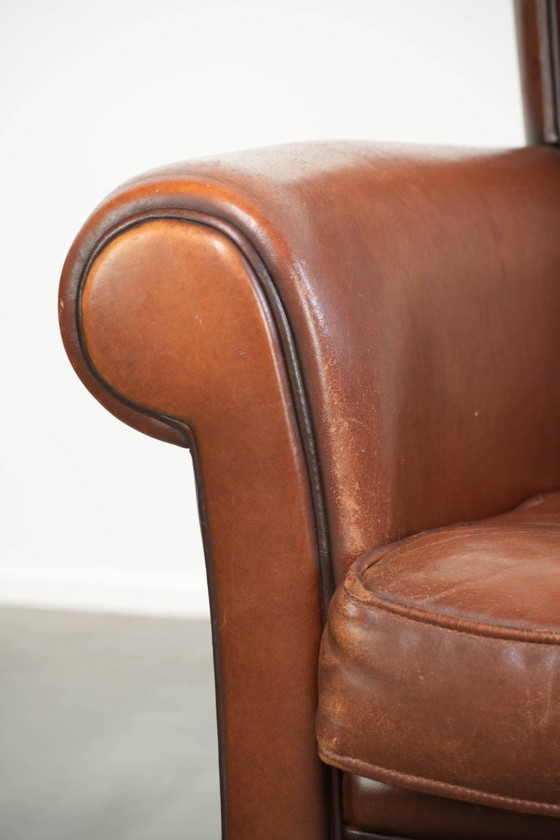 Tijdloze fauteuil/ armchair gemaakt van schapenleer met een mooie Engelse uitstraling – Leather (photo 10 of 13)
