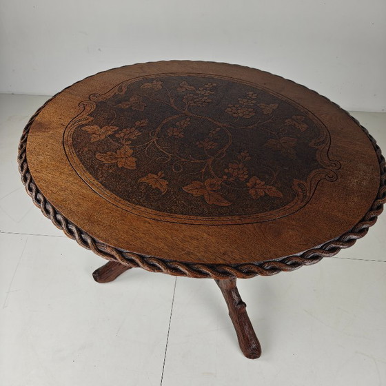 Image 1 of Black Forest-style dining table by Horrix – circa 1880