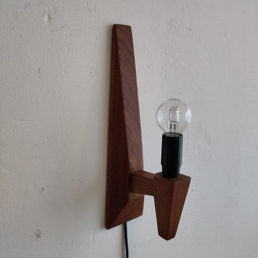 Dänische Teakholz-Wandlampe aus der Mitte des 20. Jahrhunderts