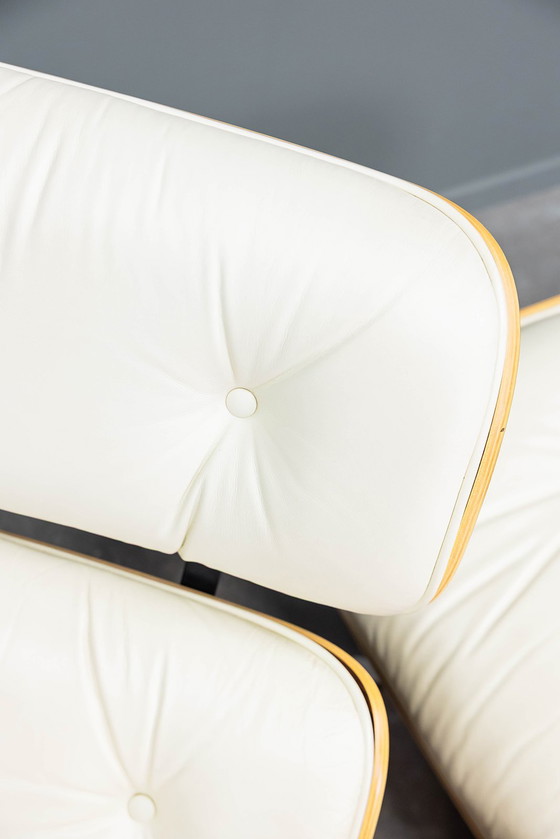 Image 1 of Sillón Eames + otomana