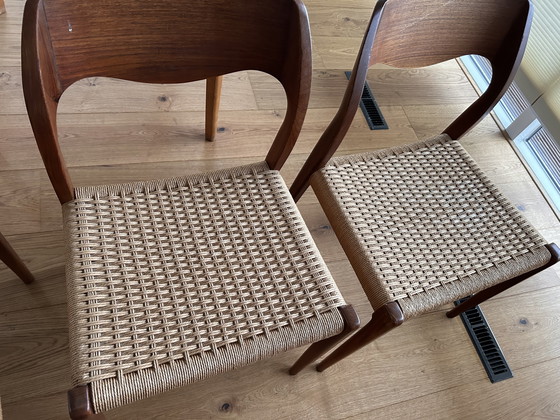 Image 1 of Scandinavische eetstoelen en eettafel van het merk  Niels O Mōller