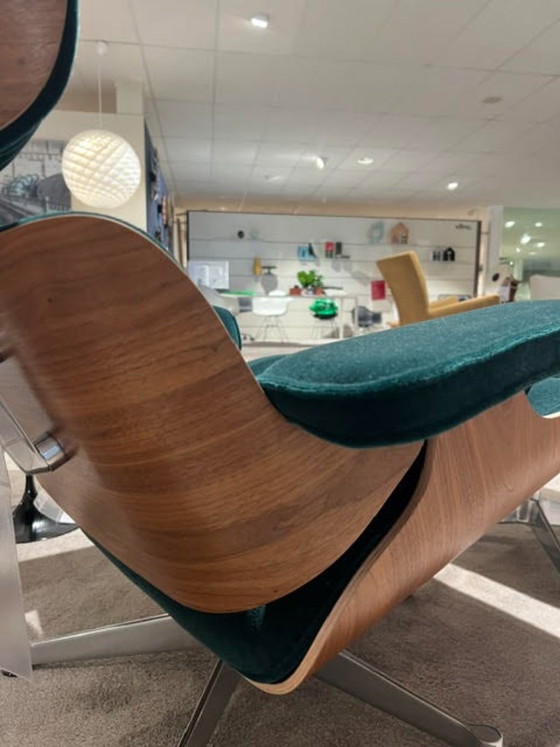 Eames Lounge Chair XL with Ottoman Calma Pine Green – Vitra, Armchairs (photo 5 of 7)