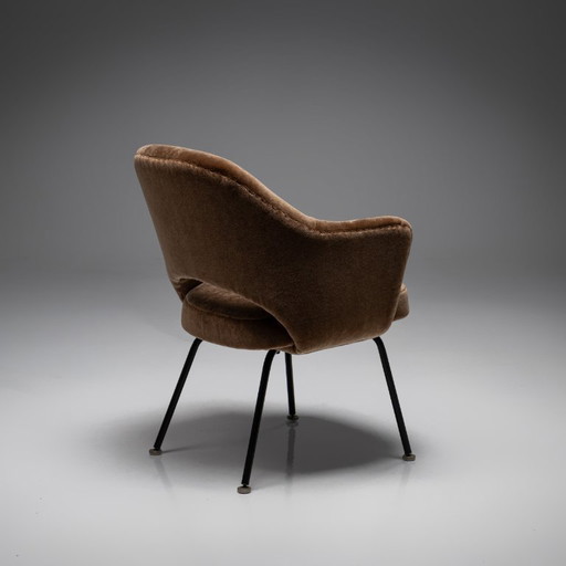 Esszimmerstuhl Modell 71 in Dunkelbraun von Eero Saarinen für Knoll
