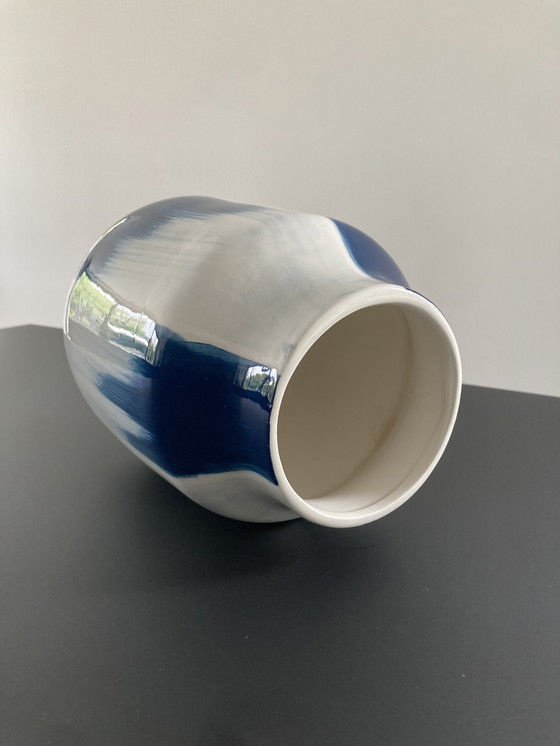 Image 1 of Vaso con moderno motivo a righe