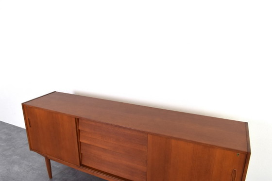 Image 1 of Buffet scandinave en teck du milieu du siècle par Nils Jonsson pour P.S. Heggen, années 1960.