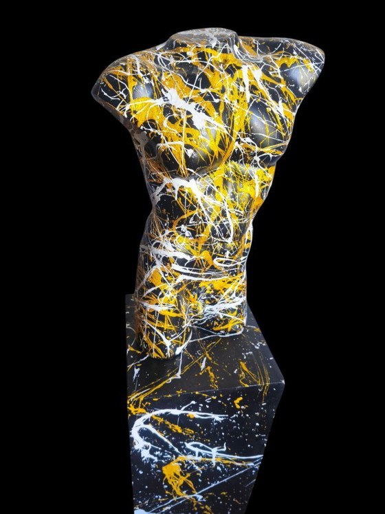 Image 1 of Skulptur auf Sockel | Von Șuțu Adrian | SutuDesigns