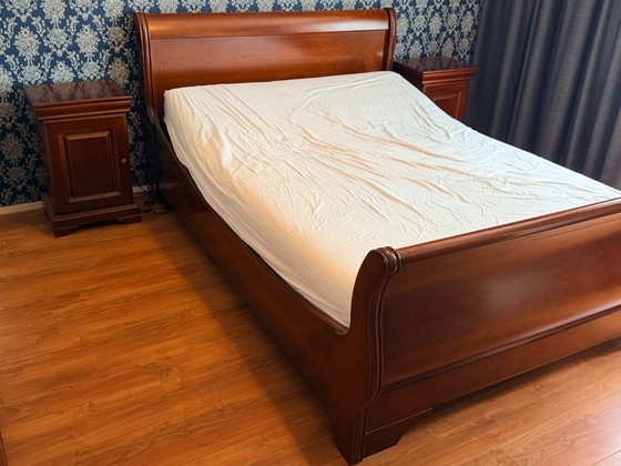 Letto a slitta in legno di ciliegio e 2 comodini – Letti matrimoniali (photo 3 of 5)