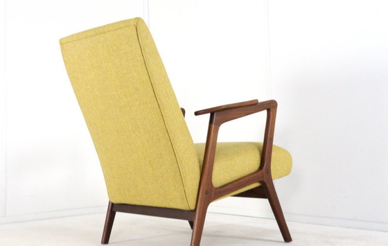 Image 1 of Poltrona vintage 'Hoekschewaard' recentemente rivestita