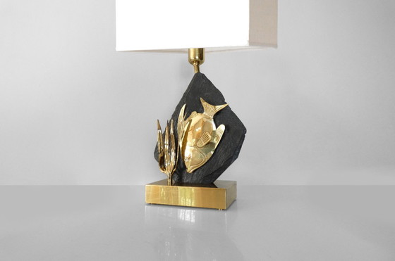 Image 1 of Lampe sculpturale en laiton représentant un poisson et en pierre noire, années 1970