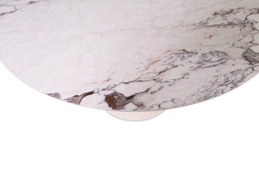 Leolux Columna dining table