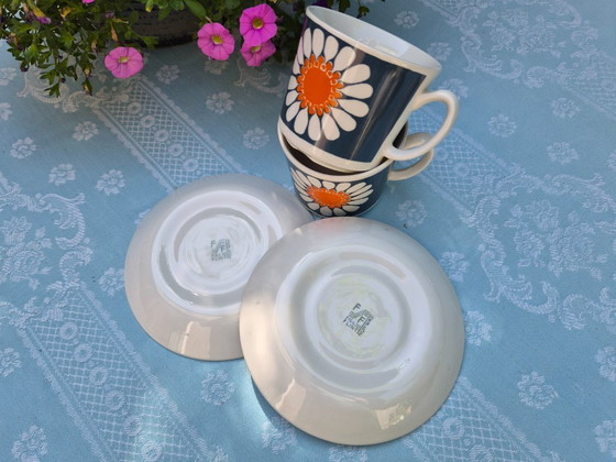 Image 1 of 2 tazze e piattini Daisy di Figgjo Flint, Norvegia. Design di Turi Gramstad Oliver. Anni '60.
