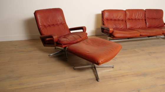 Image 1 of Vintage zithoek | 3-zits | fauteuil + hocker | King sofa | Leer