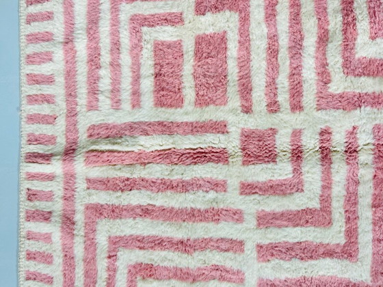 Image 1 of Tappeto marocchino geometrico rosa: 300x200 cm, annodato a mano in lana Beni Ourain.
