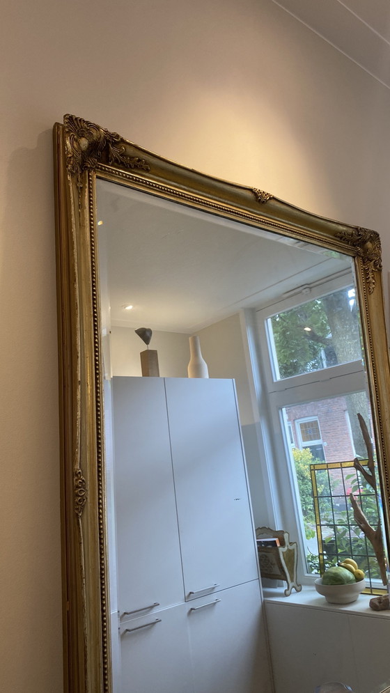 Image 1 of Miroir ancien avec cadre en bois massif doré