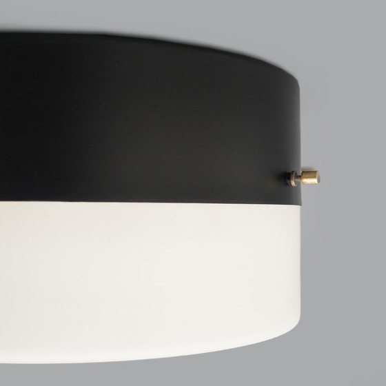 Image 1 of Plafonnier en verre blanc opale, années 1950