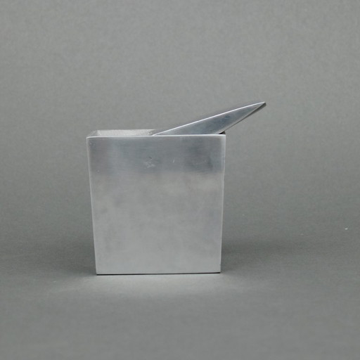 Philippe Starck (1949) – Aschenbecher – Ray Hollis – New York Royalton Hotel, USA – 1986