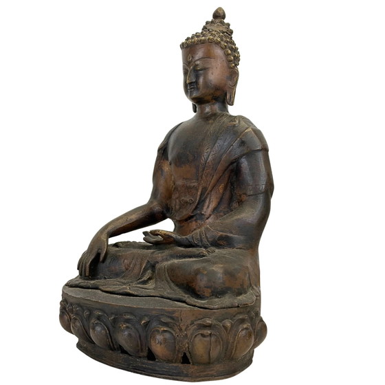 Monumentale 18e-eeuwse Boeddha Shakyamuni uit Ladakh — Vuurverguld Brons – Beeldhouwkunst (photo 8 of 11)