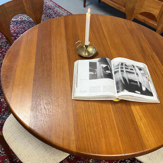 Image 1 of Vintage tafel •Niels Bach• + 4 stoelen •Niels Koefoed•