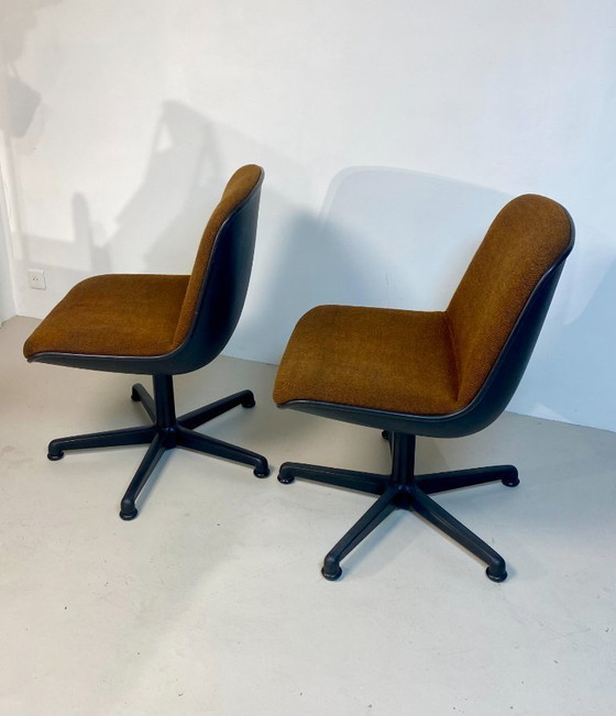 Image 1 of  Coppia di poltrone di Charles Pollock, 1970.