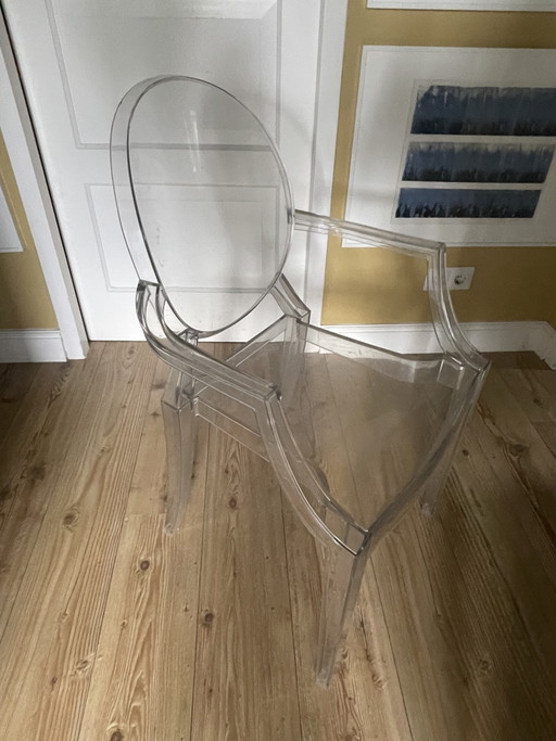 Set van 2 originele Kartell 'Louis Ghost' fauteuils van Philippe Starck – eetkamerstoelen, Plastic, Plexiglass