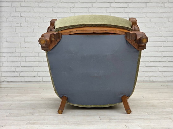 Image 1 of Fauteuil danois des années 1960, velours vert, bois de chêne sculpté.