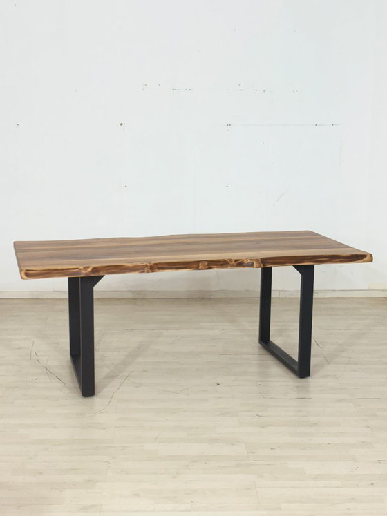 Image 1 of Eettafel van massief walnotenhout / Tafel / Eetkamertafel / Vergadertafel / Woonkamertafel / 198 cm breed