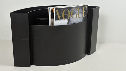 Porte-revues vintage Wave en plastique noir Authentics