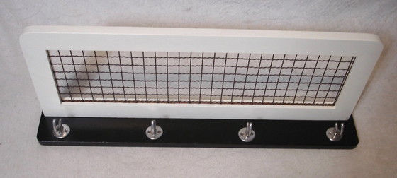 Image 1 of Appendiabiti da parete vintage con cappelliera in legno e filo di ferro, bianco e nero, anni '50