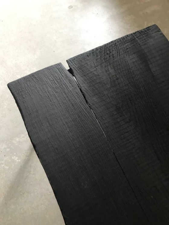 Image 1 of Tavolino in legno bruciato nero
