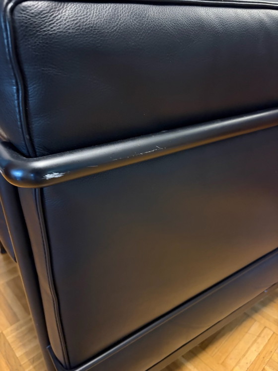 Sillón original Cassina LC2 – Le Corbusier – Cuero Negro – Sillones, Metal (photo 9 of 10)