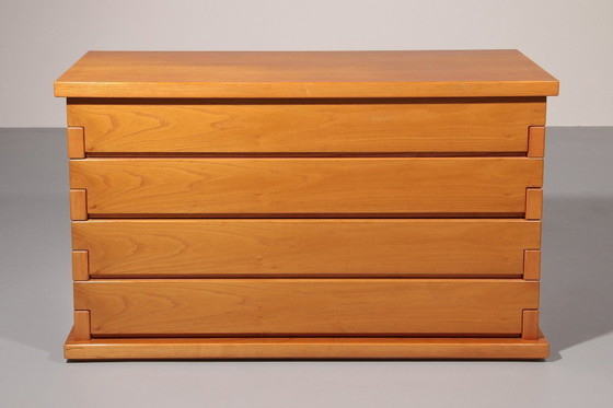 Image 1 of Italiaanse architectonische ladekast in essenhout