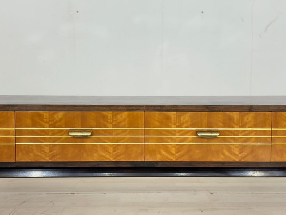 Image 1 of Buffet style années 60 – Plateau refait à la main en noir vintage