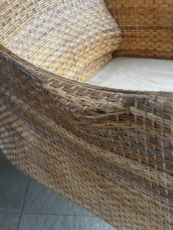 Image 1 of Sillón de ratán orgánico: diseño escultural