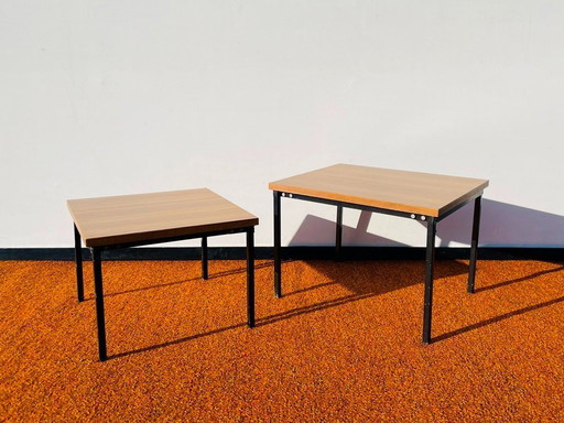 Coppia di tavolini impilabili di P. Guariche per MEUROP. Vintage anni '60/'70
