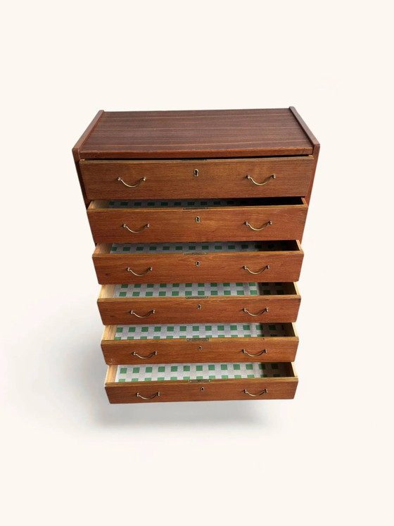 Vintage Danish "tallboy" chest of drawers in teak veneer., Brass (photo 12 of 13)
